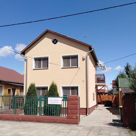 Arinza Apartman Vendeghaz Mezokovesd Exterior photo