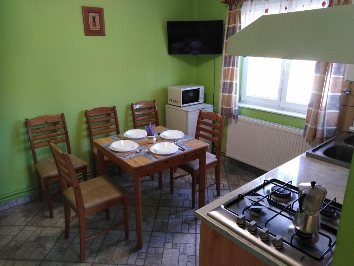 Arinza Apartman Vendeghaz Mezokovesd Exterior photo